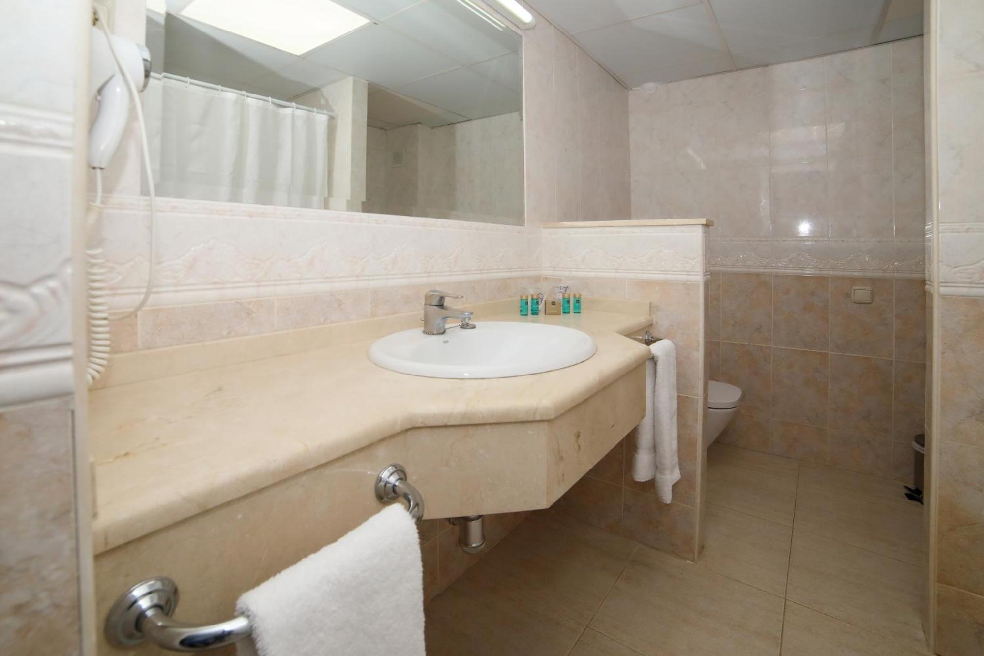Hotel Apartamentos Pyr Fuengirola Dış mekan fotoğraf